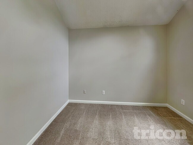 Building Photo - 62 Kirkhill Dr