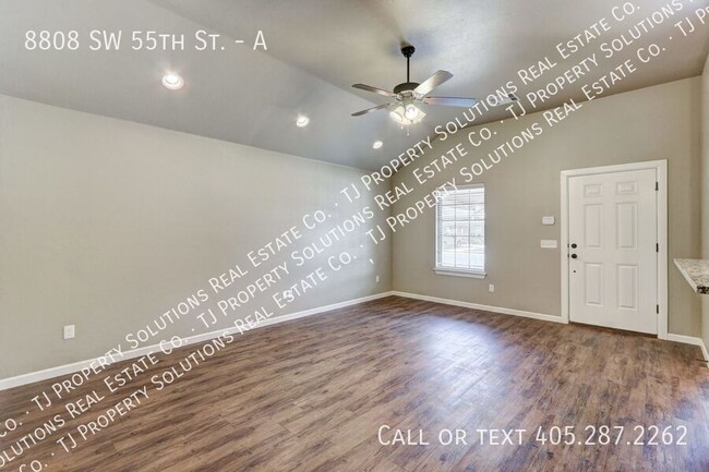 Building Photo - Two bedroom cottage in OKC!