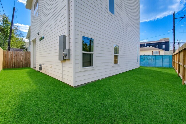 Building Photo - 4702 Coke St