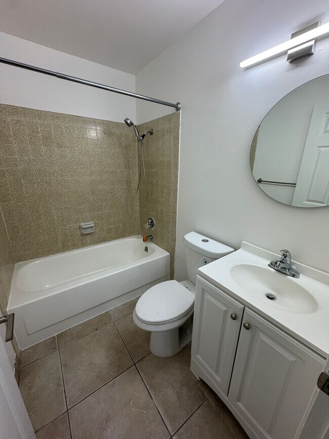 Building Photo - Beautiful Home in Mt. Helix