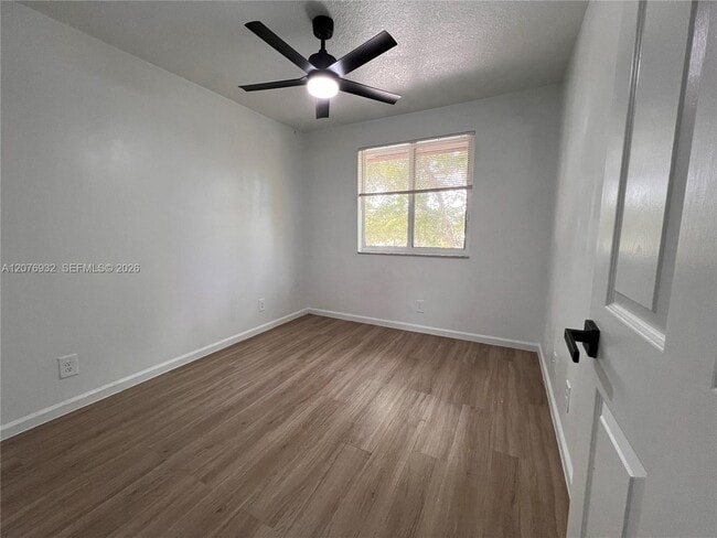 Building Photo - 3102 Coral Ridge Dr