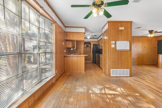 Building Photo - 519 Tolson Ave