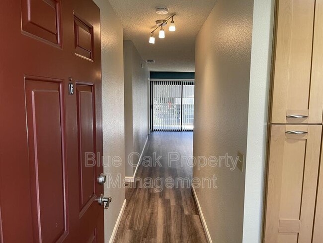 Building Photo - 1420 Sherman Ave