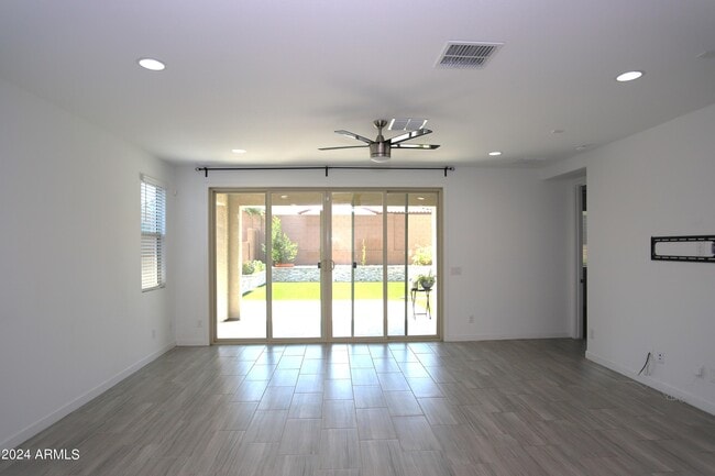 Building Photo - 1651 W Piedmont Rd