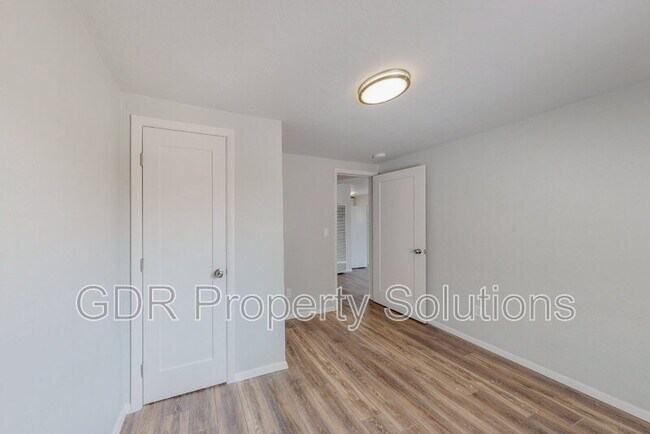 Building Photo - 1717 Griegos Rd NW