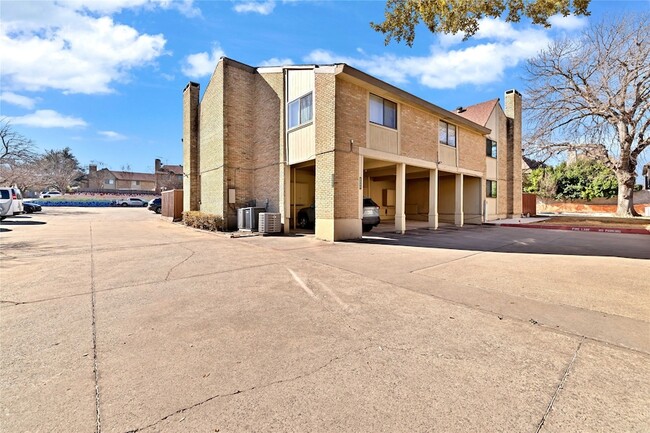 Building Photo - 2640 Custer Pkwy