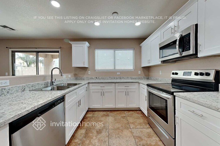 Building Photo - 9549 W Monte Vista Rd