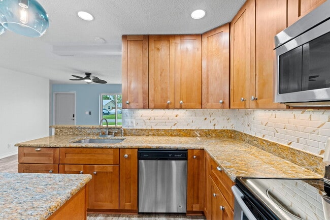 Building Photo - 8675 SW Keathley Ct