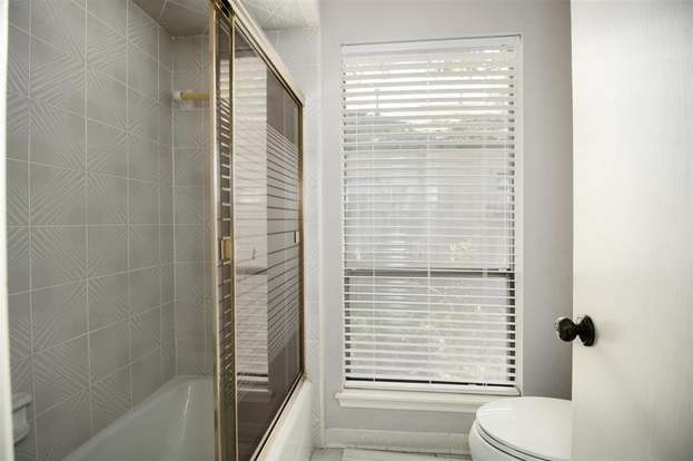 Building Photo - 3323 Village Falls Ct