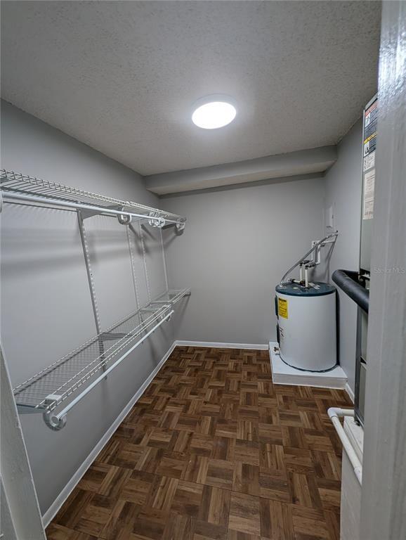 Building Photo - 5989 Village Cir S