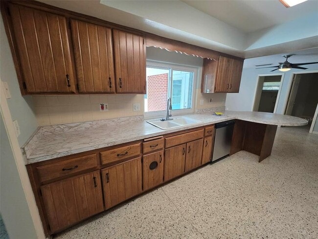 Building Photo - 25601 Laylaine Dr