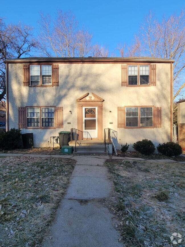 Building Photo - Dundee 2 Bed Townhome!