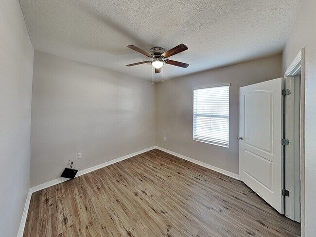 Building Photo - 361 Honey Bell Rd