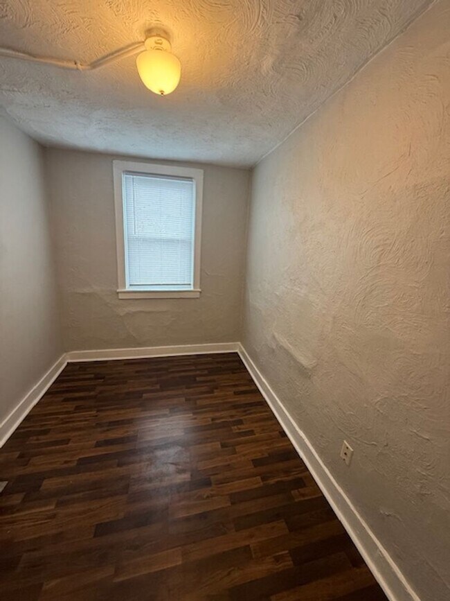 Building Photo - Virginia- BB