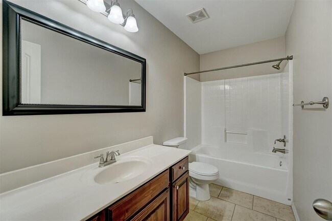 Building Photo - 8033 Waters Edge Way