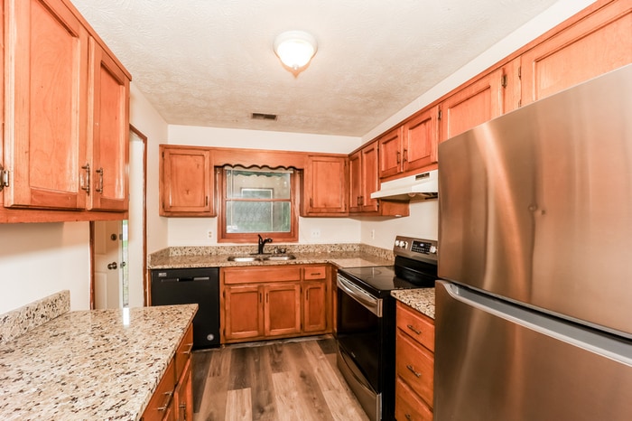 Building Photo - 7074 Williamsburg Dr