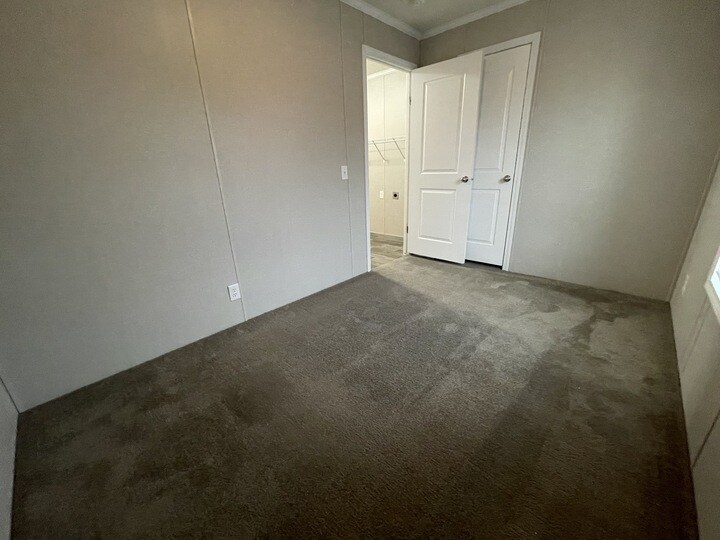 Building Photo - 38053 Orleans St