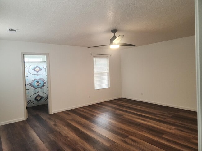 Building Photo - 1943 Busher St SE