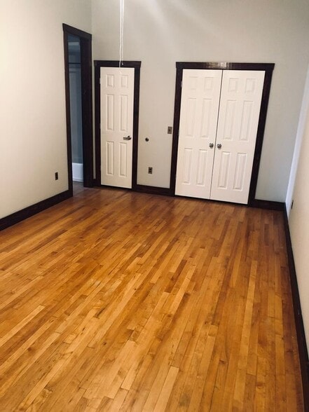 Building Photo - 115 E Tyler