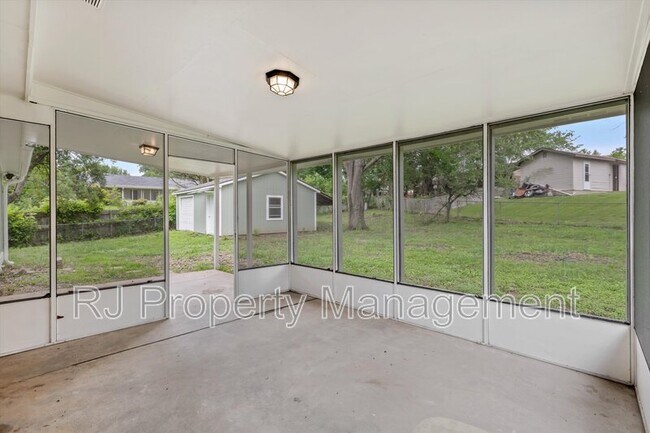 Building Photo - 5773 Redbud Cove