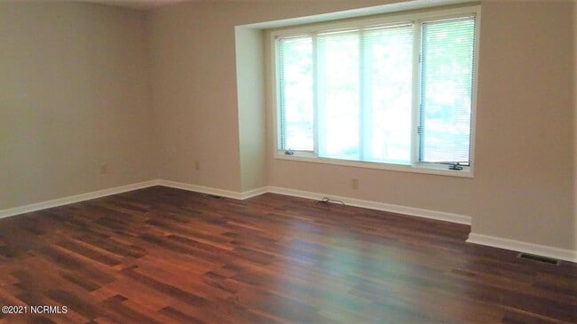 Building Photo - 1410 Monticello Dr