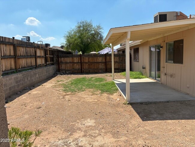 Building Photo - 3233 W Mohawk Ln
