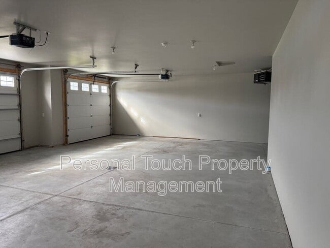 Building Photo - 7352 Eagle Point Dr S