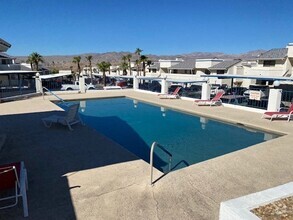 Building Photo - 2BR 2BA River View Bluffs Condo gated With...