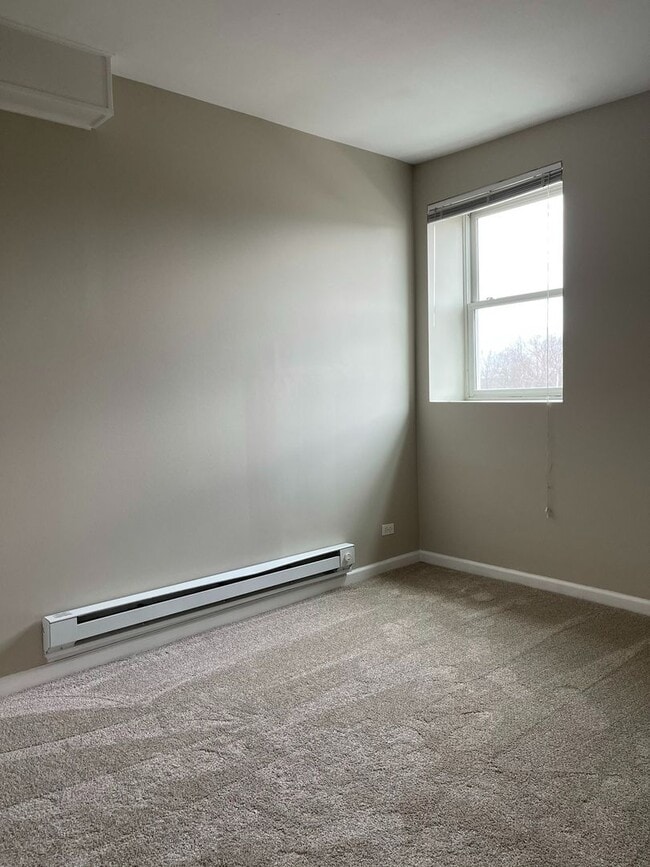 Building Photo - x141a-R