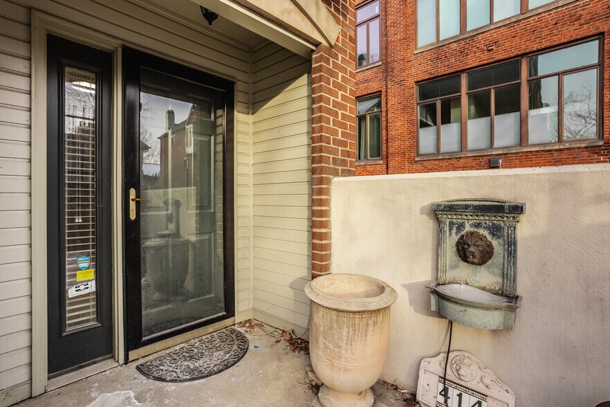Building Photo - 414 N Park Ave