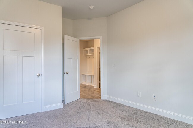 Building Photo - 176 Enfield Dr