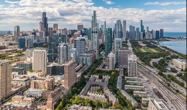 5 min drive to any location downtown - 1801 S Michigan Ave