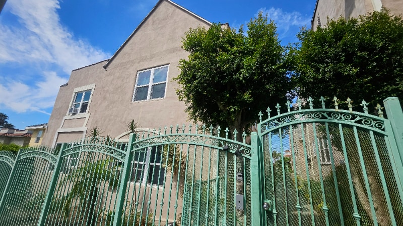Building Photo - 427-431 Normandie Ave