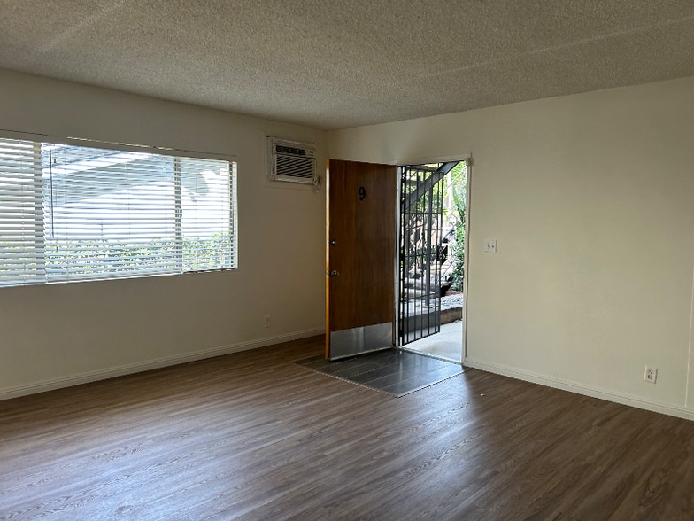 Building Photo - 224 W Palm Ave