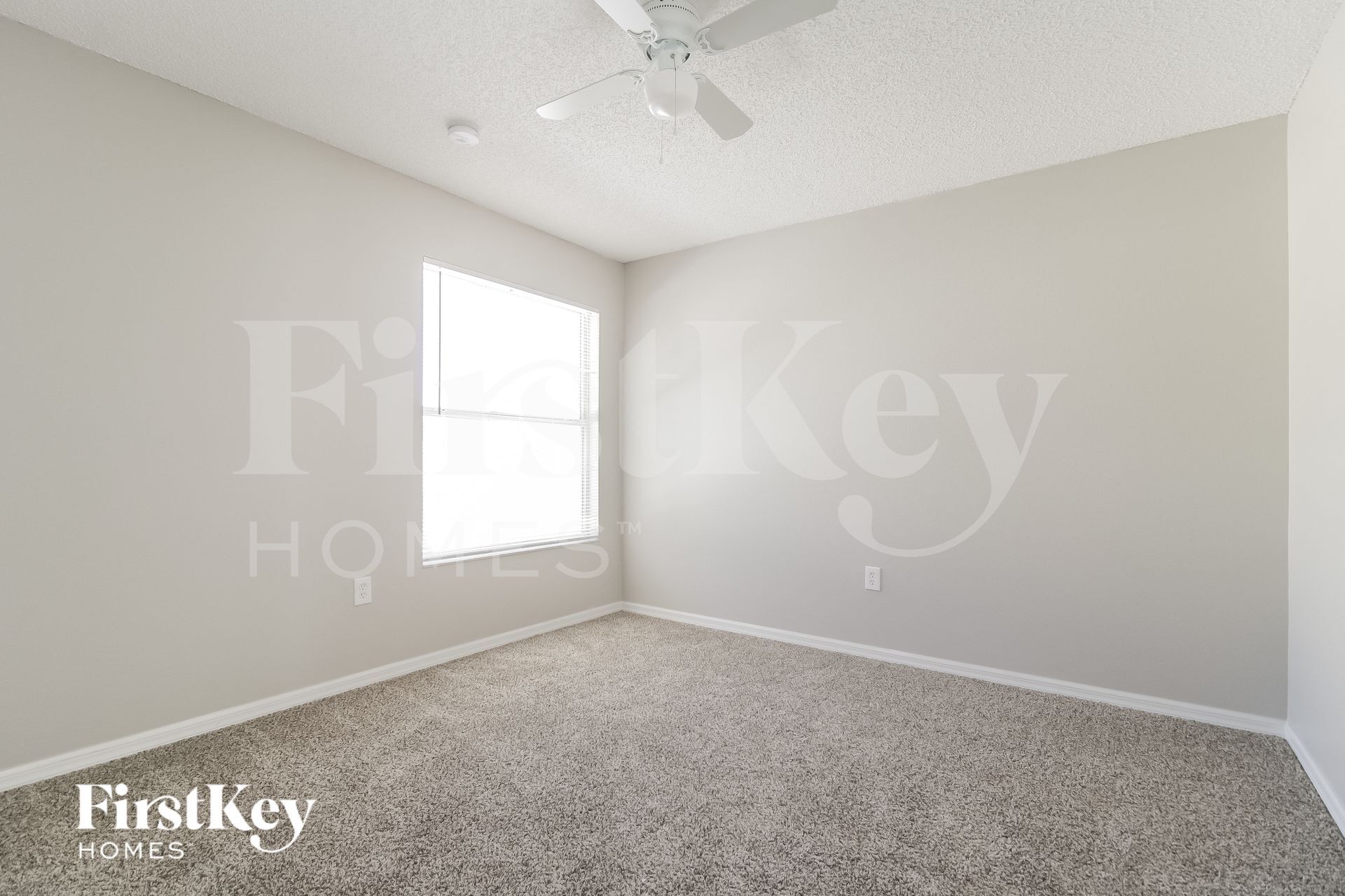 Building Photo - 556 Big Sioux Ct