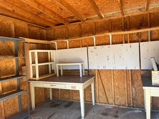 Building Photo - Charming Ranch - Coming Soon
