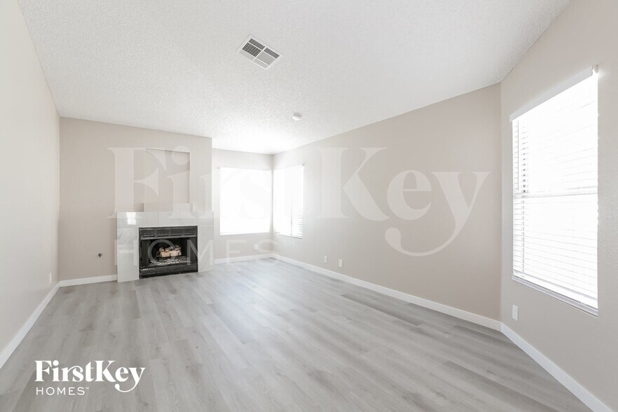 Building Photo - 3336 Surfline Dr