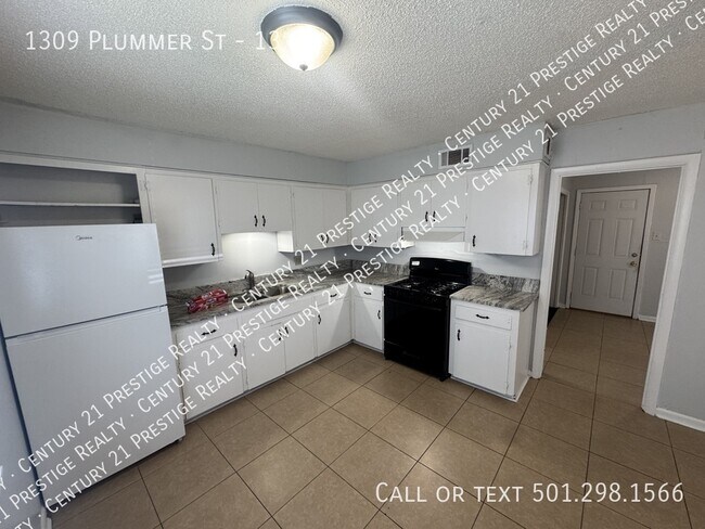 Building Photo - 1309 Plummer St