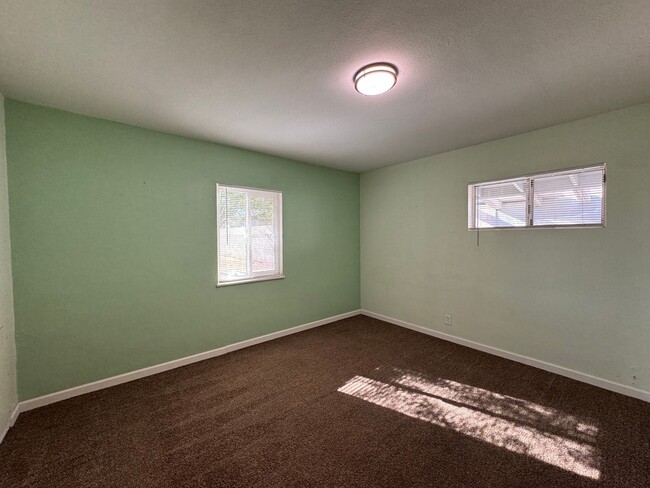 Building Photo - Spacious and Affordable Needles Ca home