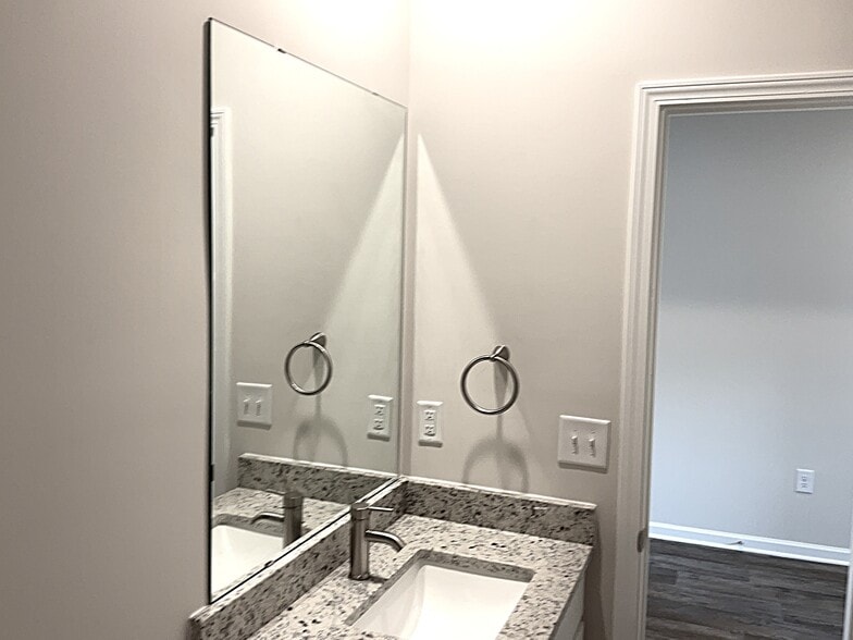 Building Photo - 3232 Emberly Dr