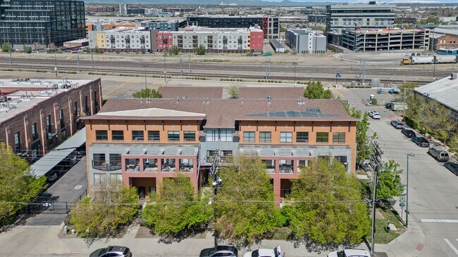 Building Photo - Top Level Condo in the Fire Clay Lofts in ...