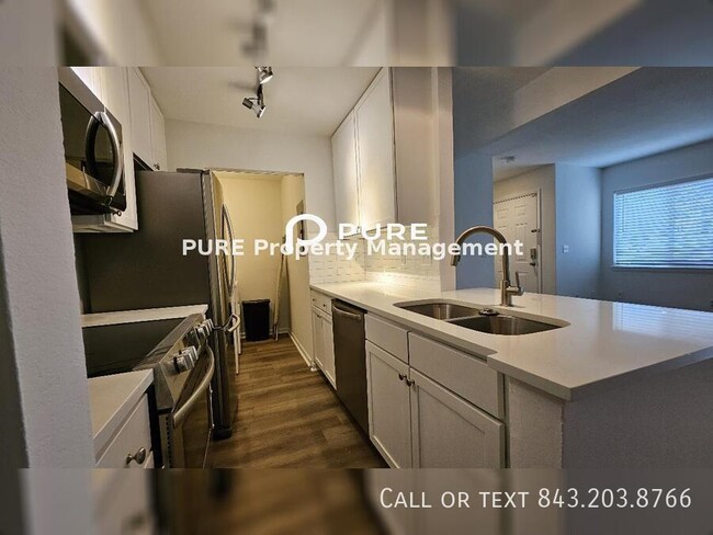 Building Photo - 50% off One Months Rent! Sign a Lease by 1...