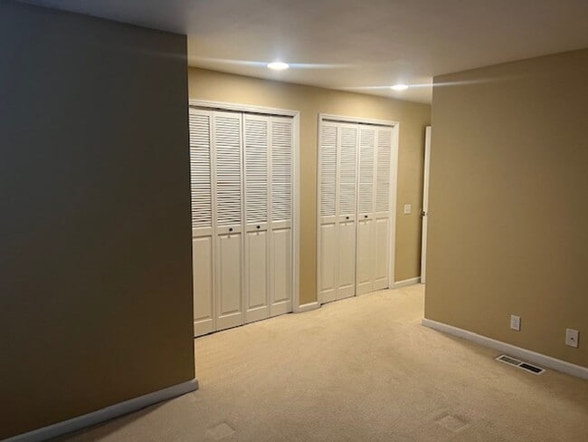 Building Photo - Highly desirable Sammamish 3 bedroom, 3 ba...