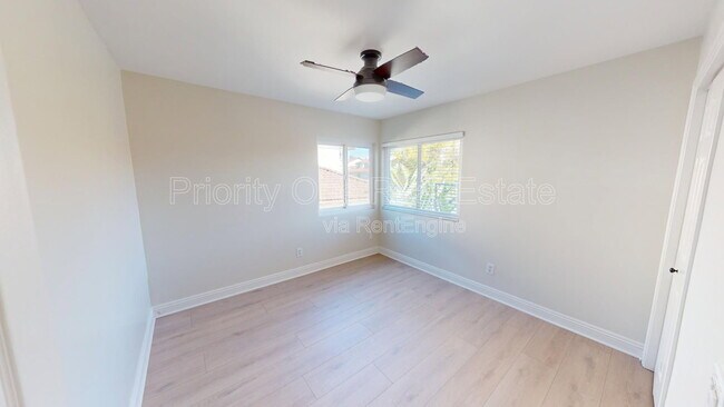 Building Photo - 2212 Summerhill Dr