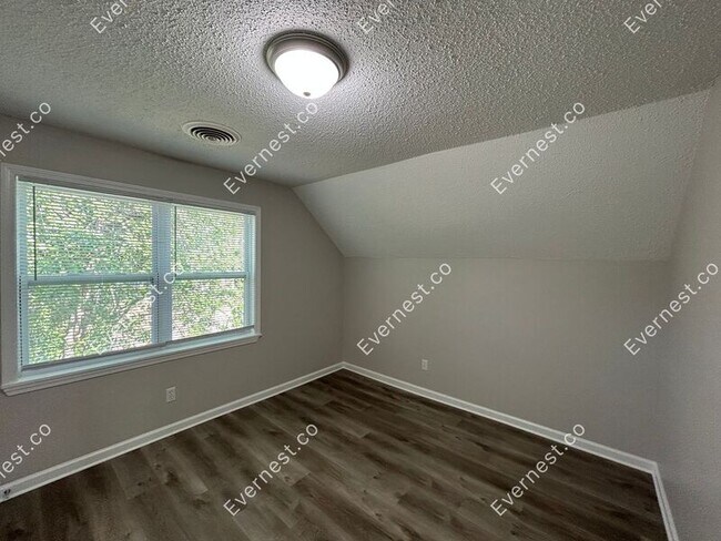 Building Photo - 1480 Moss Point Dr