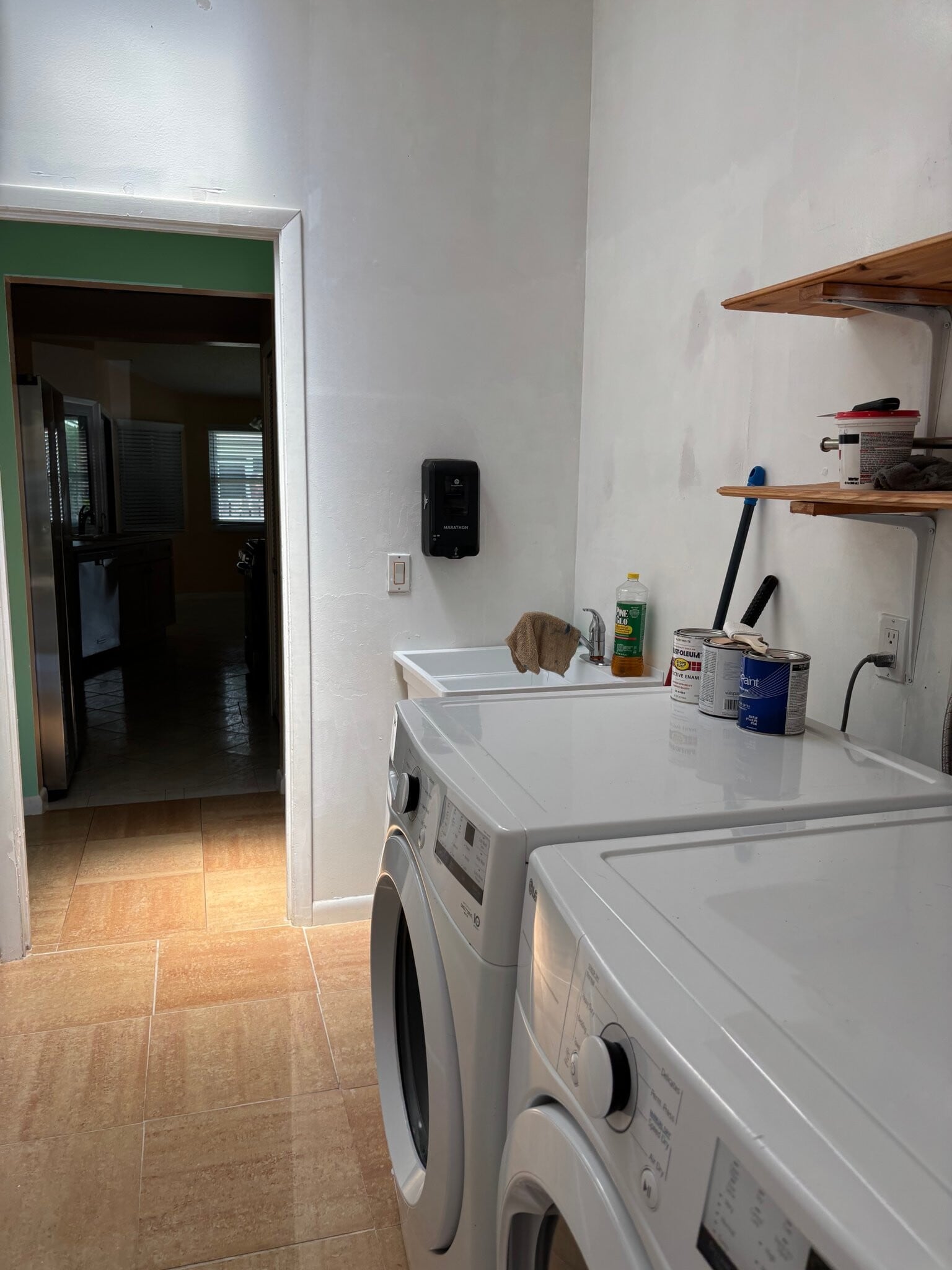 Building Photo - 2 Windermere Pl