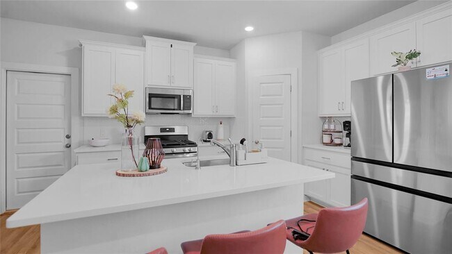 Building Photo - 226 Banff Dr