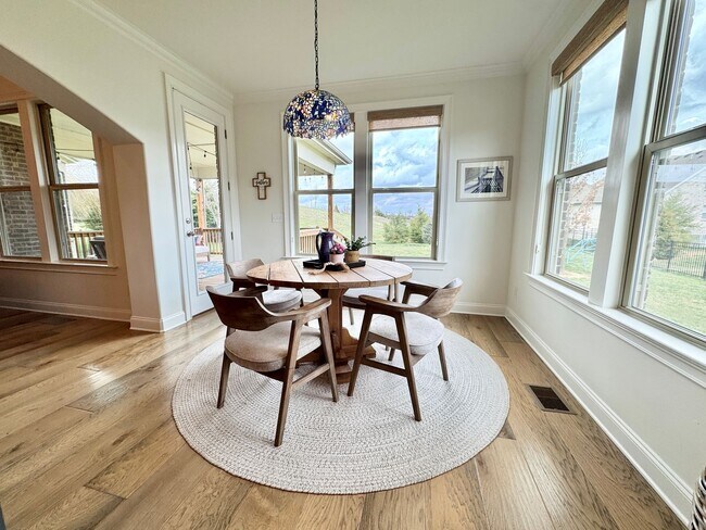 Building Photo - 4 Bedroom Home with Office in Walking Distance to Schools