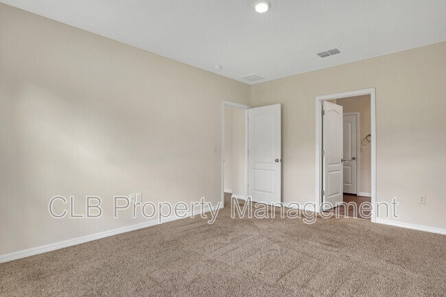 Building Photo - 165 Birch Tree Pl