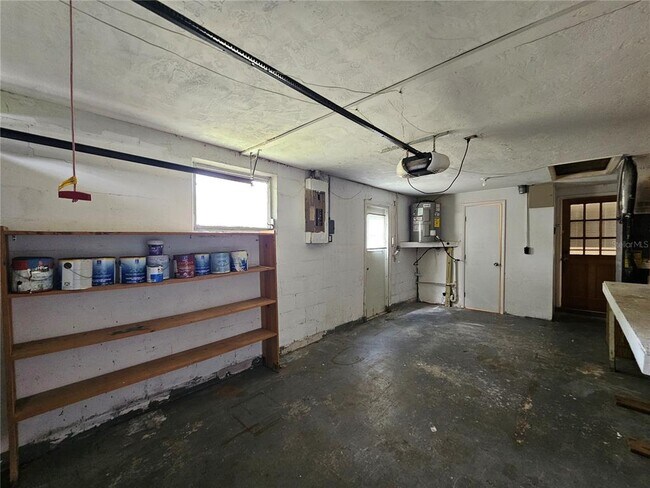 Building Photo - 15812 Sea Pines Dr